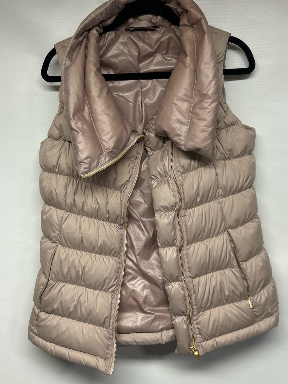 Athleta Quilted Puffer Vest in Light Taupe
